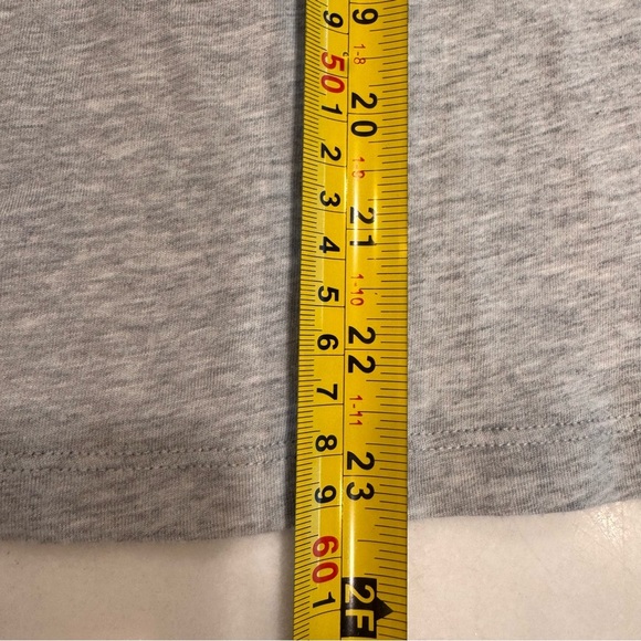 Ralph Lauren Women’s Gray Top / Tee Shirt W/ Silver Studded Logo Sz LP - Picture 11 of 11